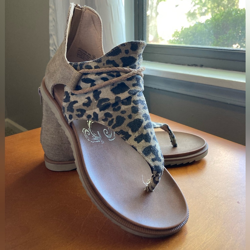 Like New Leopard Women’s Sandal